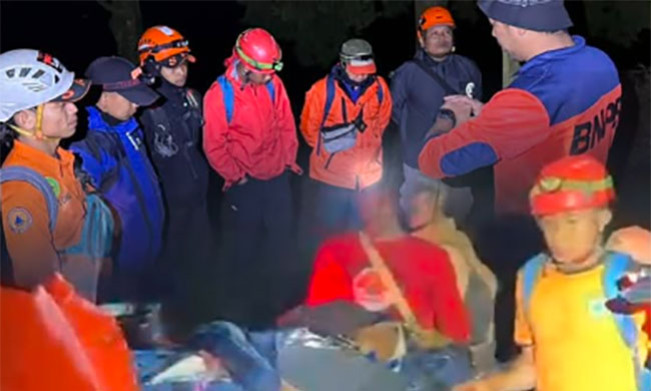 Operasi Penyelamatan Dua Pendaki yang Mengalami Musibah di Gunung Sindoro Berhasil